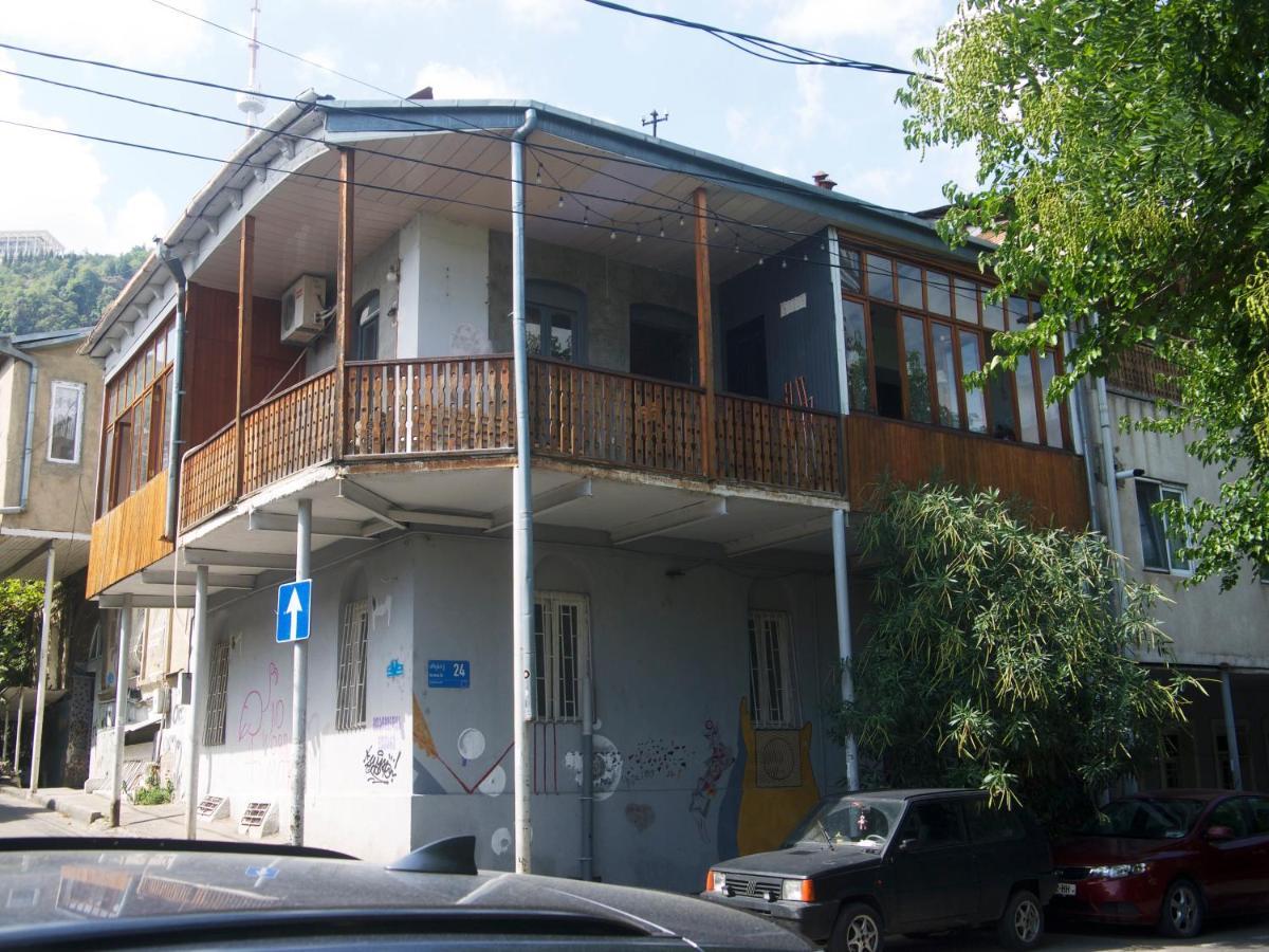 Friends Hostel Τυφλίδα Εξωτερικό φωτογραφία